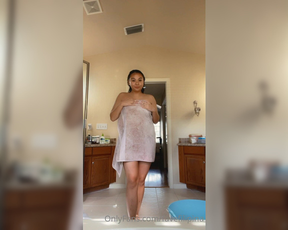 Favefilipina - Im in such a great mood after my shower! Cant you tell xG (19.06.2022)