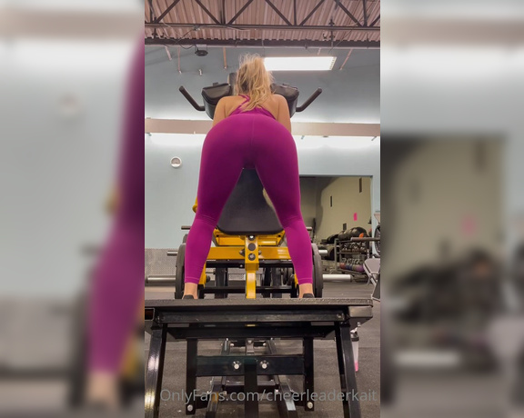 Cheerleaderkait - At the gym! Taking some videos while here. Def getting a lot naughtier a 8l (23.12.2020)