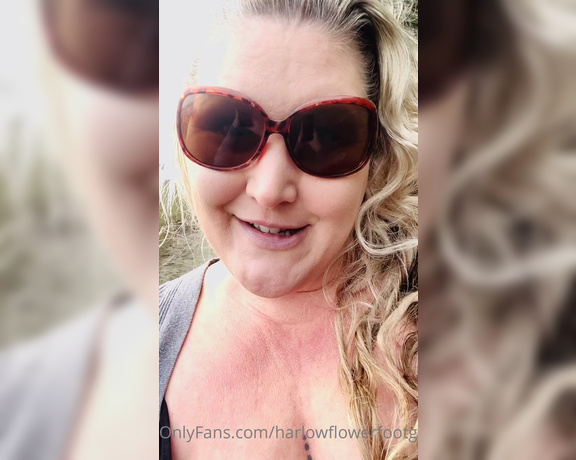 Harlowflowerfootgoddess - The freedom of the open road is seductive, serendipitous and ab o (10.02.2021)