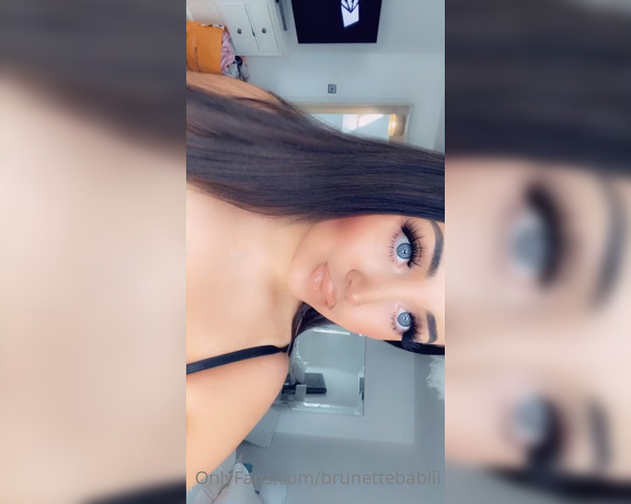 Brunettebabiii - If you like my face & my huge natural bouncy GGG tittys then your goi B (18.02.2021)