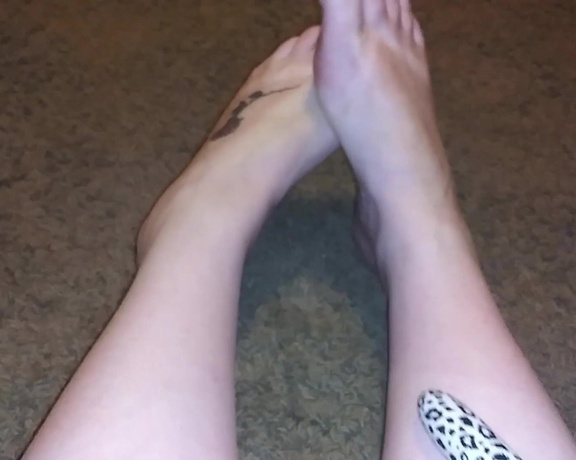 Harlowflowerfootgoddess - Yes, it feels amazing on my feet too. But Id much rather have yo o (11.07.2020)