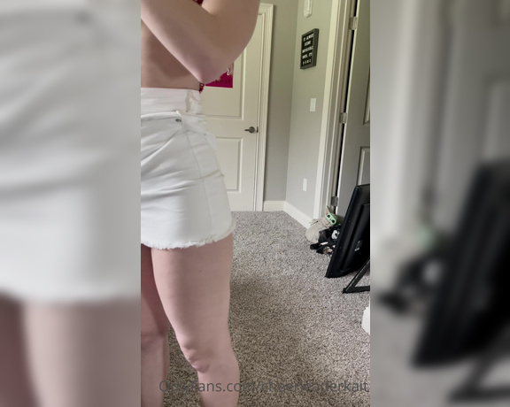 Cheerleaderkait - Help me pick out my slutty July th outfit I’ll be wearing all day… mi L (04.07.2021)