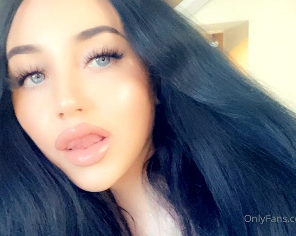 Brunettebabiii - OnlyFans Video 3 (23.04.2020)