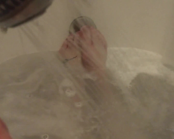 Harlowflowerfootgoddess - Cant get enough of playing with my feet in the tub. Care to join k (05.04.2020)