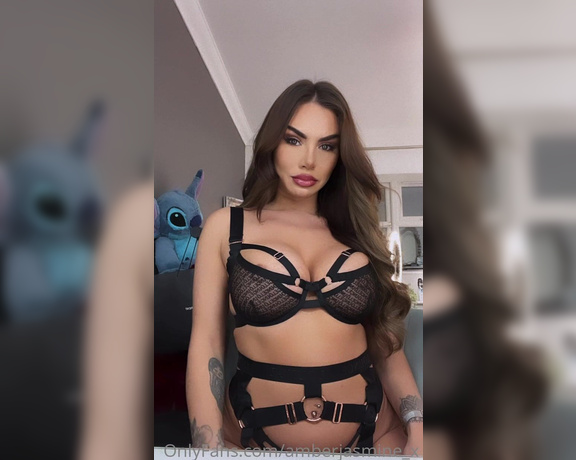 Amberjasmine_x - Morning boys how sexy is this lingerie set one of my lovely fans got me e Ic (21.12.2021)