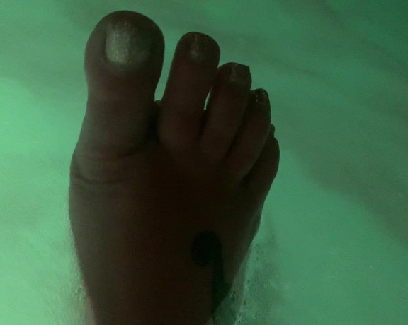 Harlowflowerfootgoddess - This is the most relaxed Ive been in months o (04.09.2020)