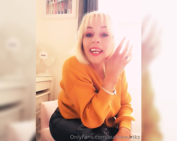 Auntiewanks - @hannnahsmith c (23.11.2022)