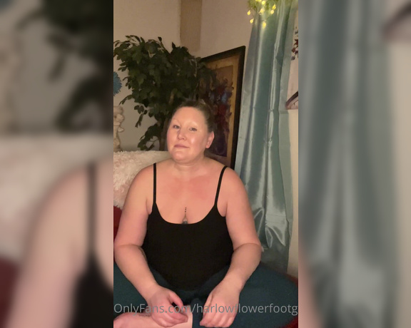 Harlowflowerfootgoddess - Red Chaise Talks’ Episode  The time a client Pooped on my b aP (19.01.2022)