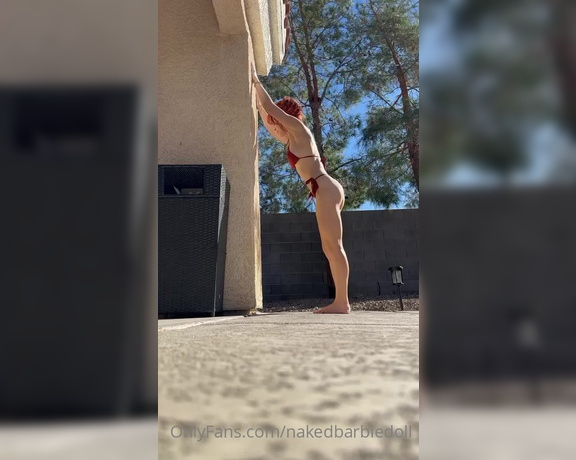 Nakedbarbiedoll - Handstands on uneven ground is fucking stupid! Join my Workout Wednesday mR (19.10.2022)