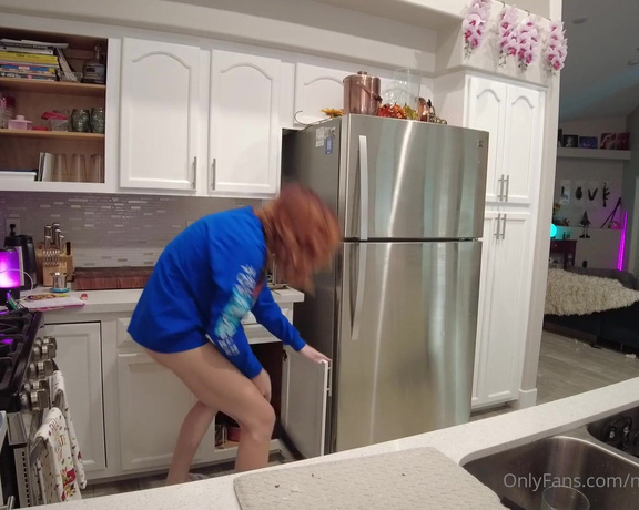 Nakedbarbiedoll - NOBODY ASKED, but Cooking Without Pants With Molly has returned! A (18.09.2021)