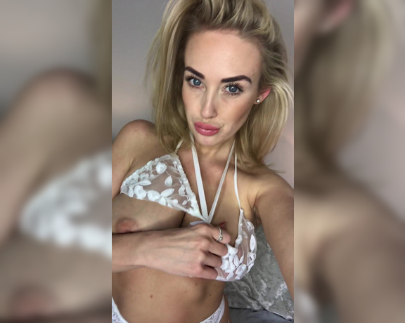 Lucyannebrooks - NEW VIDEO  WATCH ME TOUCH MY BODY BABY!!! f (09.03.2018)