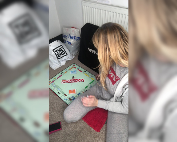 Lucyannebrooks - SUNDAY FUNDAY  MONOPOLY Three spins for DaveEssex v (17.11.2019)