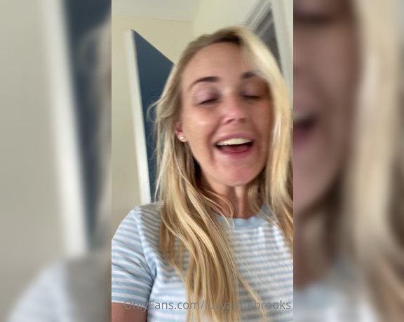 Lucyannebrooks - CAMERA ROLL ROULETTE I’ve found such naughty unseen videos on my phone We (23.06.2021)