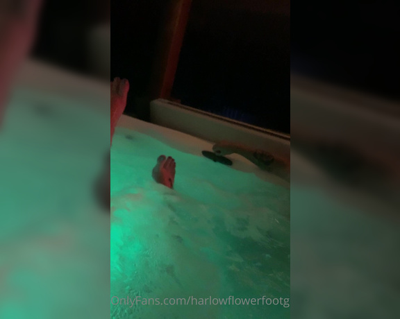 Harlowflowerfootgoddess - More tub fun PN (14.07.2021)