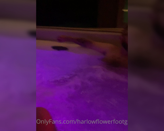 Harlowflowerfootgoddess - More tub fun PN (14.07.2021)