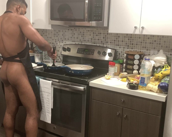 Yourboyfcisco - Cooking and Fucking, BBC, Big Boobs, Cooking, Doggystyle, Interracial, ManyVids