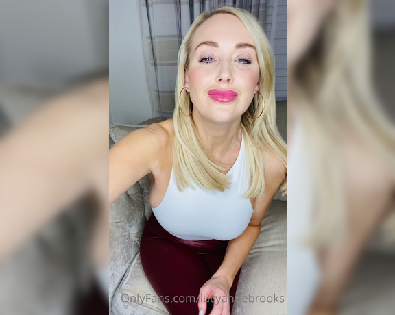 Lucyannebrooks - INTERVIEW WITH AN ONLYFANS MODEL Do you ever watch TV Do you guys Wh 4 (10.02.2021)