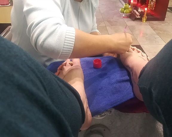 Harlowflowerfootgoddess - #Pedi (Notice me getting scolded in the video for not staying st q (28.10.2020)