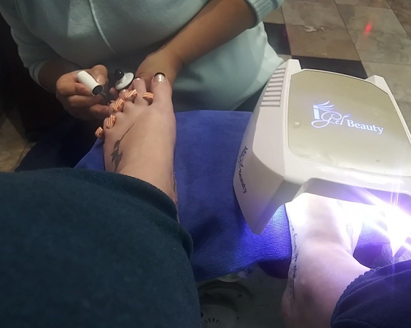 Harlowflowerfootgoddess - #Pedi (Notice me getting scolded in the video for not staying st q (28.10.2020)