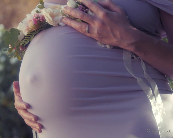 (Onlyfans) Holly Randall - Enjoy This Beautiful Little Video From My Maternity Shoot!,  solo, pregnant