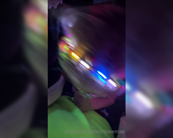 Chloeemae - Sometimes you just have to give a blowjob in the middle of the bar on glow party night. hx (18.01.2022)