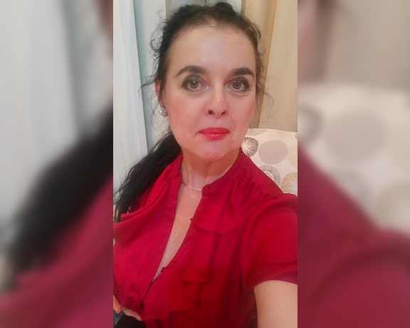 Dinahmistress - Perv Mama Dinah introduce herself to her boys...She likes to seduce. Be a g q (11.12.2019)