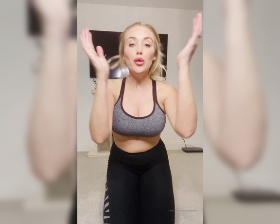 Lucyannebrooks - FITNESS FRIDAY  ISOLATION YOGO Well boys lots of you requested some mi (03.04.2020)