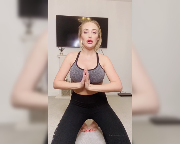Lucyannebrooks - FITNESS FRIDAY  ISOLATION YOGO Well boys lots of you requested some mi (03.04.2020)