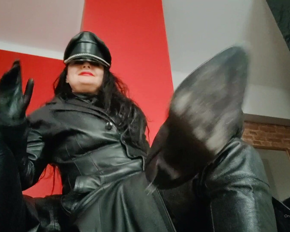 Dinahmistress - Listen to the leather Mistress and Her commands! Regarding this profile, pl JY (22.02.2020)