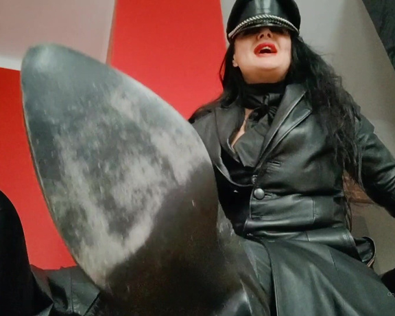 Dinahmistress - Listen to the leather Mistress and Her commands! Regarding this profile, pl JY (22.02.2020)