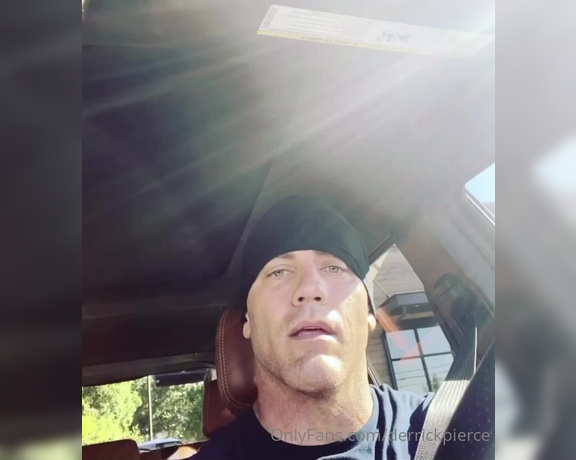 Derrickpierce - Starbucks rant.... who wants to send daddy a tip to make it better 4 (30.07.2020)