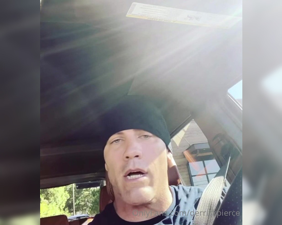 Derrickpierce - Starbucks rant.... who wants to send daddy a tip to make it better 4 (30.07.2020)