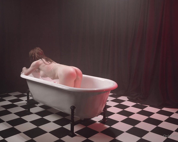 Nakedbarbiedoll - Milk bath BTS should I start releasing this gallery h (16.04.2020)