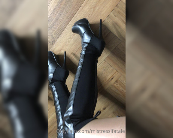 Mistresslfatale - Tight boots baby Yf (20.07.2020)