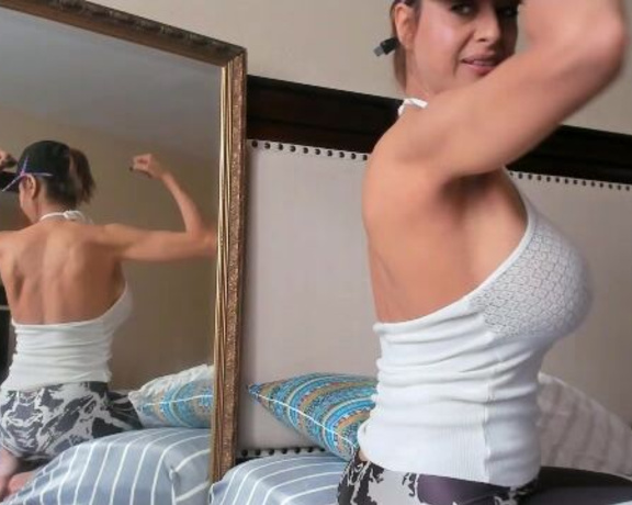 Goddesssandi - Flexing Muscles Biceps Back uG (10.12.2019)