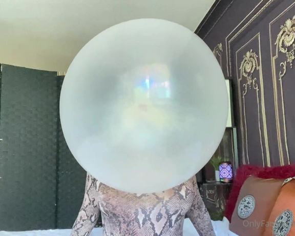 Goddesssandi - Mins of This mornings Bubble Session. (Highlights) Bubble gum session p j (13.08.2022)
