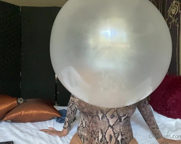 Goddesssandi - Mins of This mornings Bubble Session. (Highlights) Bubble gum session p j (13.08.2022)
