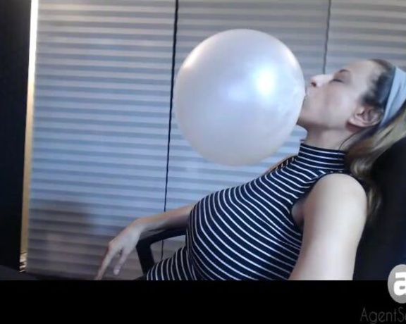 Goddesssandi - The motherload of #BubbleGum blowing record! Exclusive! Beat my Biggest again! Hn (22.04.2018)