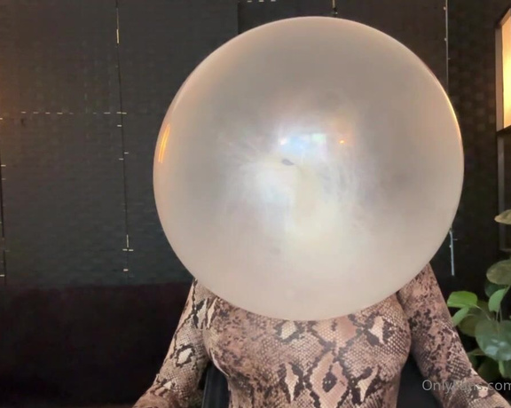 Goddesssandi - Here are a few extra bubbles which I didnt like. Enjoy! m (24.03.2023)