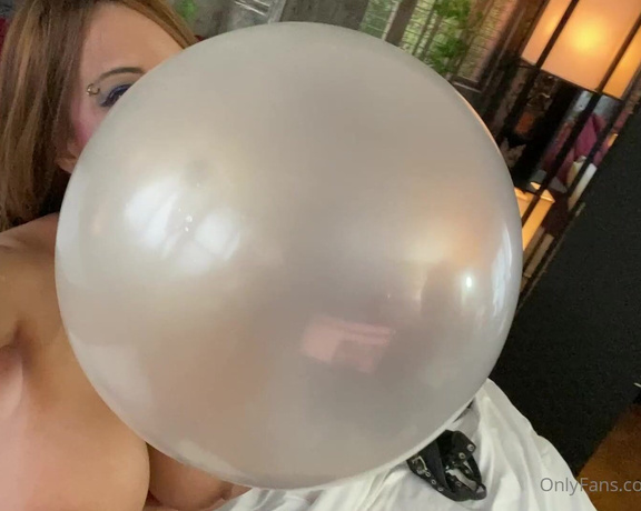 Goddesssandi - Is this is for you you weren’t in my room but I blew a bubble for you and t 9 (27.02.2021)