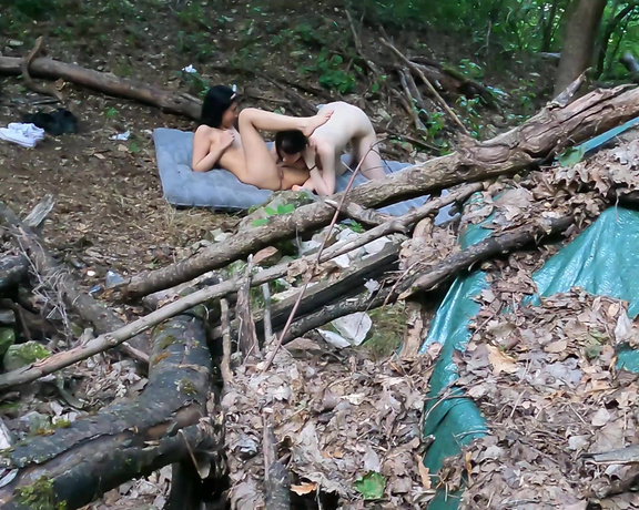 Dollscult - Lesbian sex in the woods yd (03.04.2022)