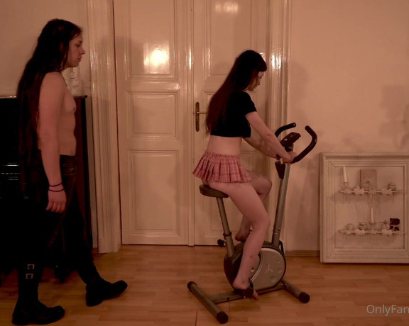 Dollscult - Rimjob, blowjob and facial during Mels workout on the stationary bike J (09.12.2022)