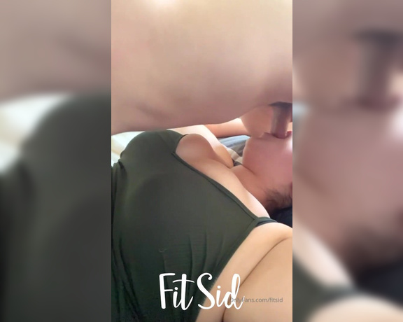 Fitsid - Amateur Fuck Sesh With My Hot Neighbor... He Cream Pies Me  @sidsneighbor 67 (22.05.2020)