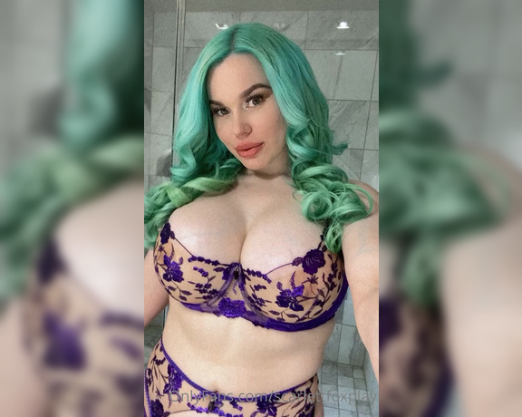 Scarlettfoxplay - Check the DMs to see your favorite girl use her strap on h (21.03.2022)