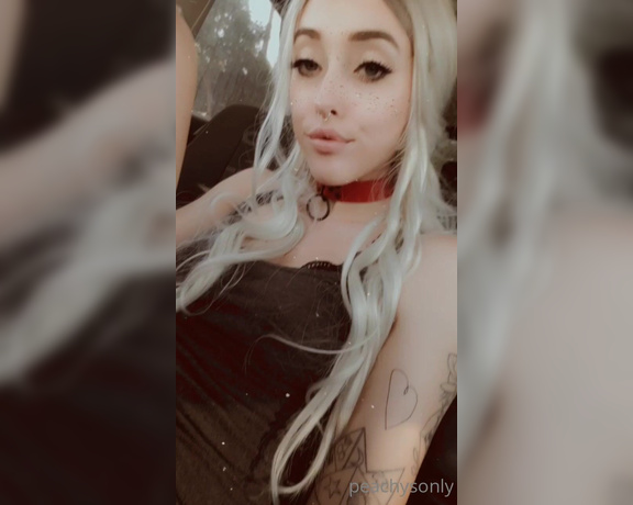 Peachysonly - Got a new toy to fill my hole h (04.09.2020)