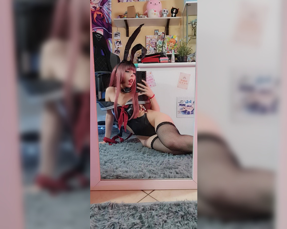 Littlealrisha - BTS taking a break during the selfie session and my cat want to play with i7 (24.06.2021)