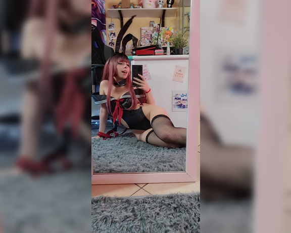 Littlealrisha - BTS taking a break during the selfie session and my cat want to play with i7 (24.06.2021)