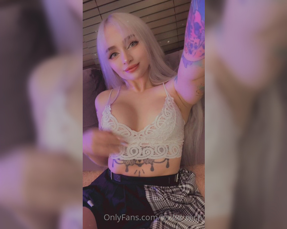 Leahmeow - Open this for some lewd photos and video t2 (05.12.2020)