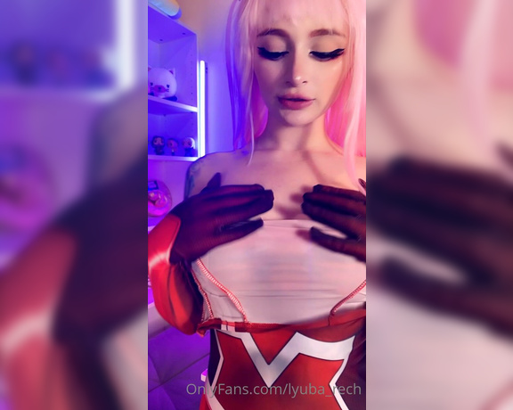 Leahmeow - Wow Shooting new cosplay video for you Catch it in your DM To be horny V (18.11.2020)