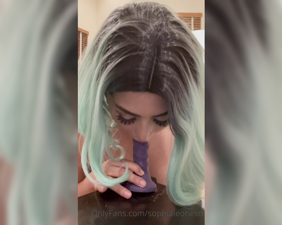 Sophialeonexo - Do you like watching me suck dick check your dms for more If I haven’t i (23.03.2021)